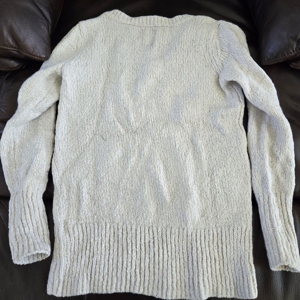 2 for $20 Abercrombie chunky metallic v neck sweater - Picture 2 of 5